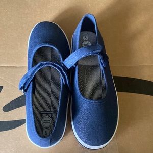 Wonder Nation Mary Jane style shoe